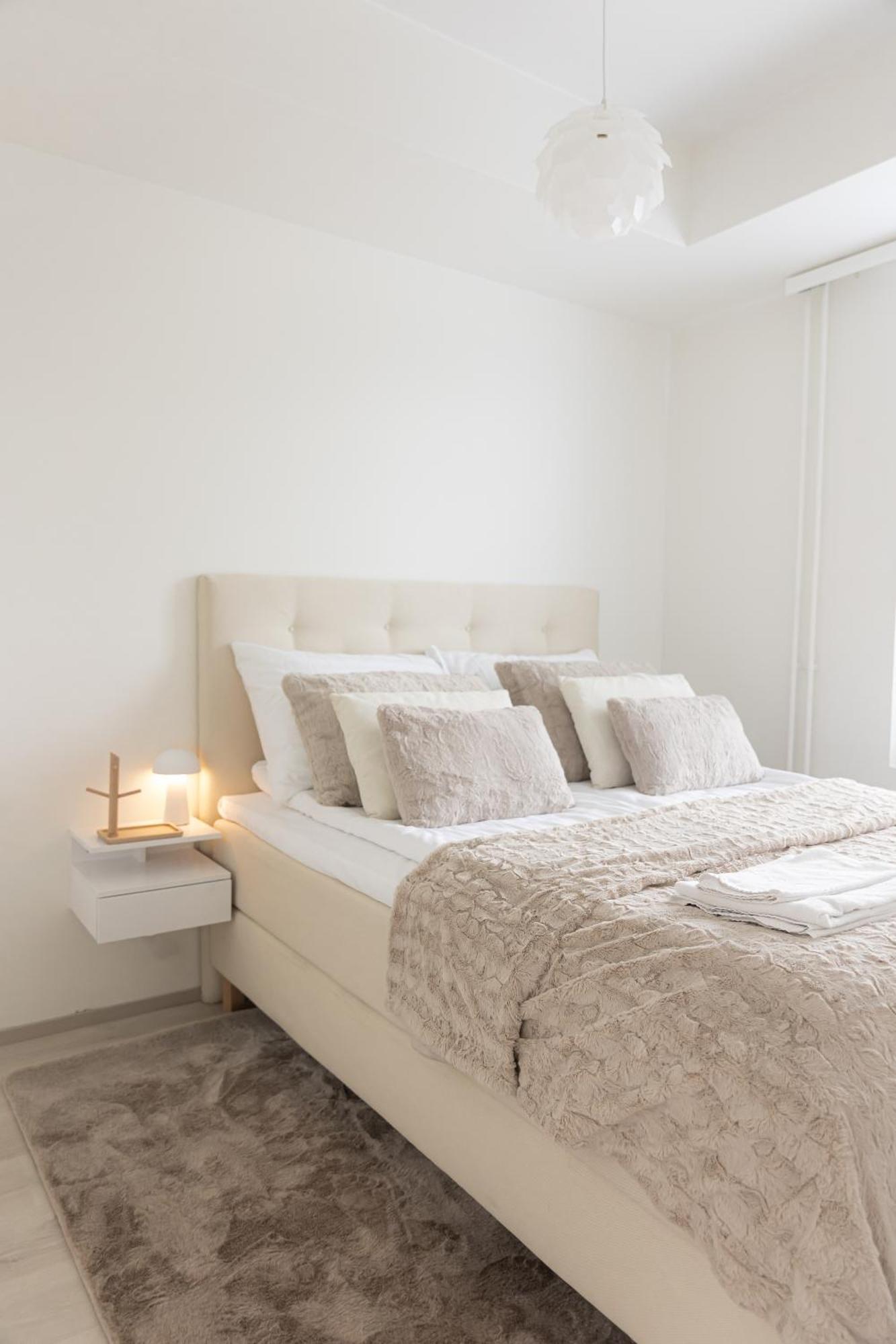 Arctic City Suites By Booklapland โรวานิเอมิ ภายนอก รูปภาพ
